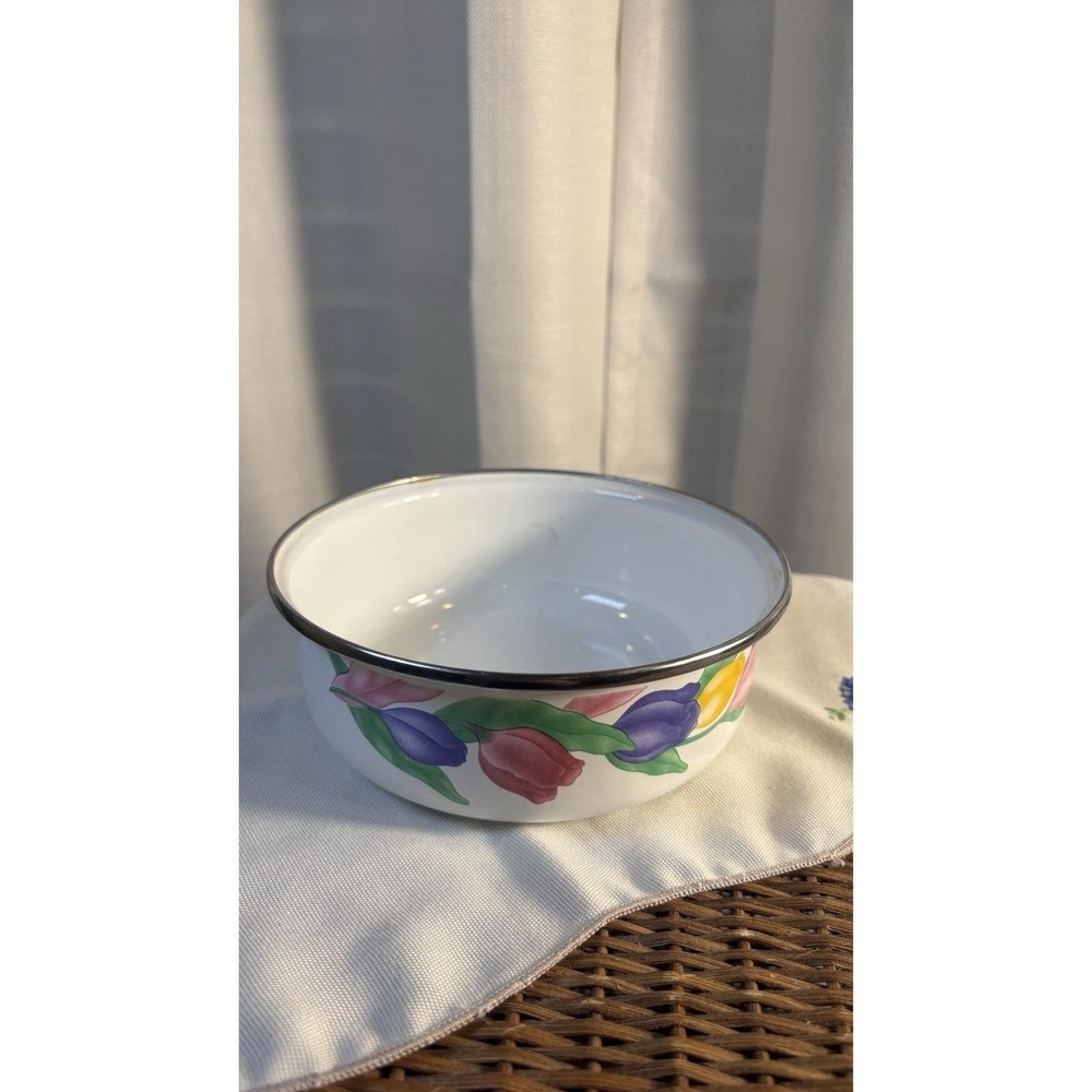 Vintage White Enameled Metal Serving Bowl Tulip Floral Pattern‎ Indonesia